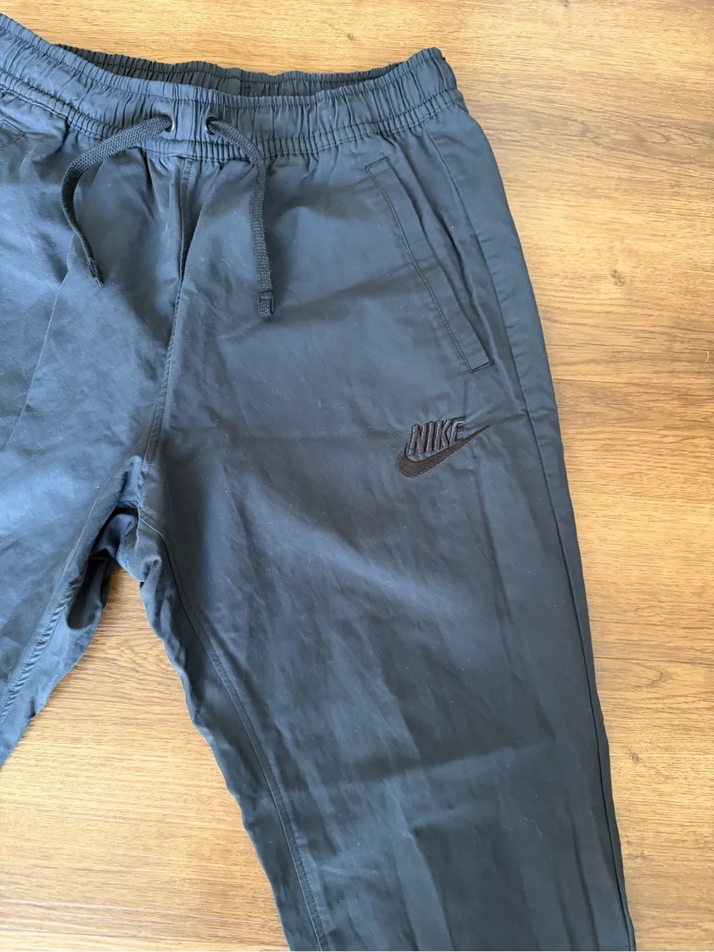 Nike Men's Dark Geey Jogger Sweatpants with Drawstring Waist